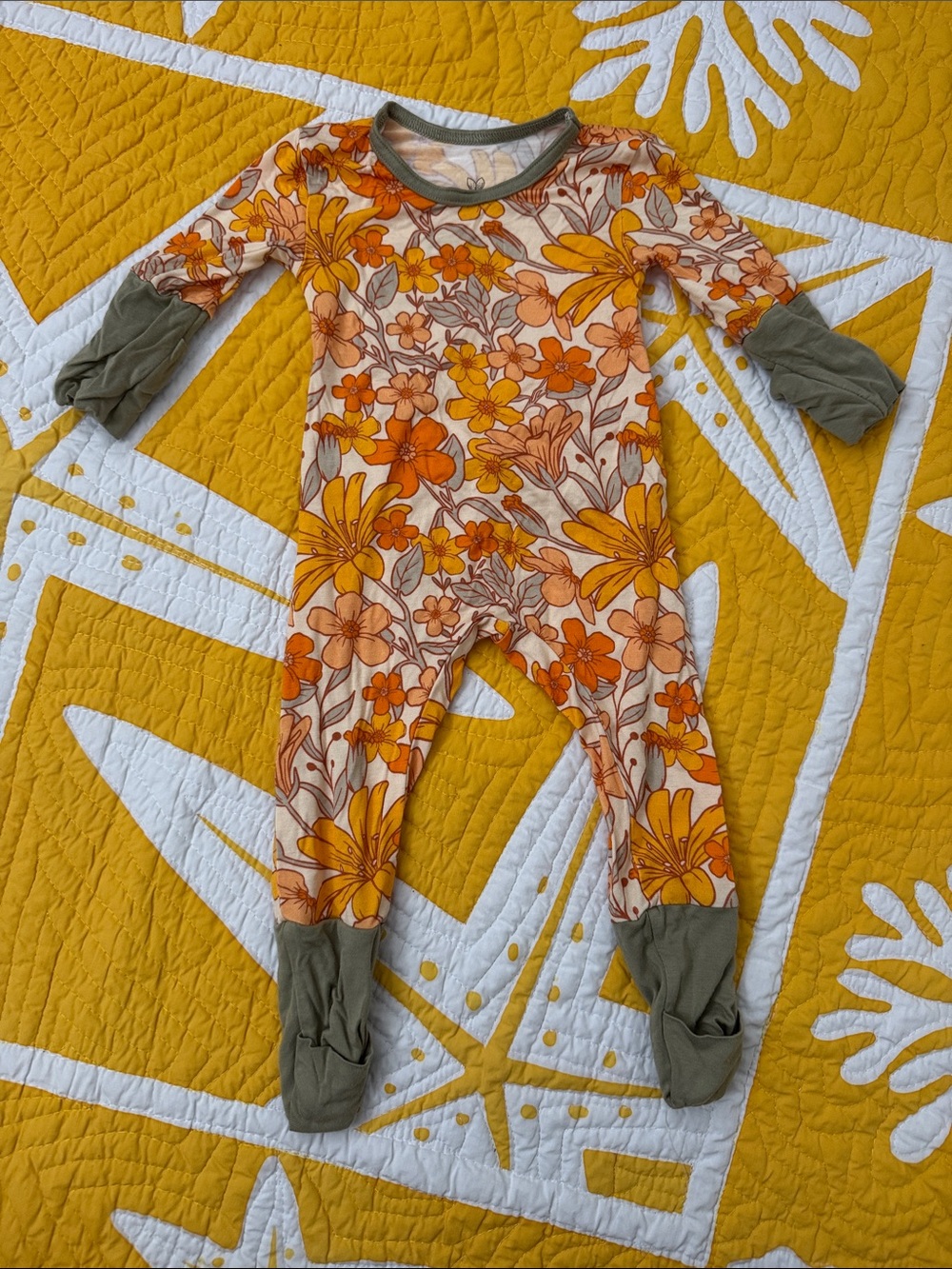 LIKE NEW! LE “Fallin’ For Blooms” L/S Romper by The Simple Seed (0-3)